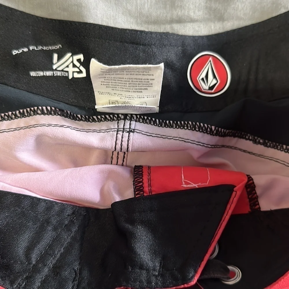 Mens Volcom Board Shorts Sz 28 New